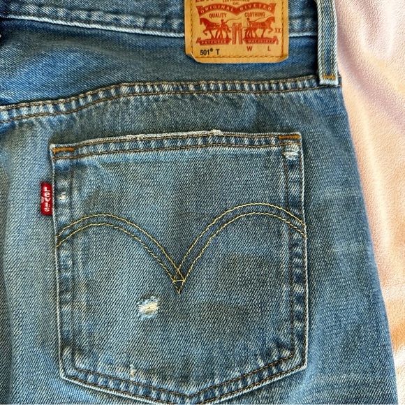 Levis 501T Distressed Jeans - Picture 6 of 12